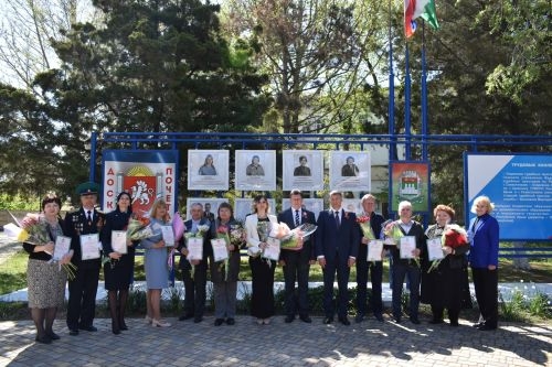 В Армянске обновили городскую Доску Почета