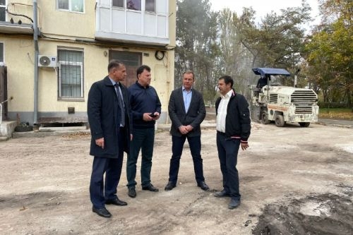 Глава администрации проверил ход ремонтных работ